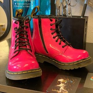 Kids pink Dr. Martens